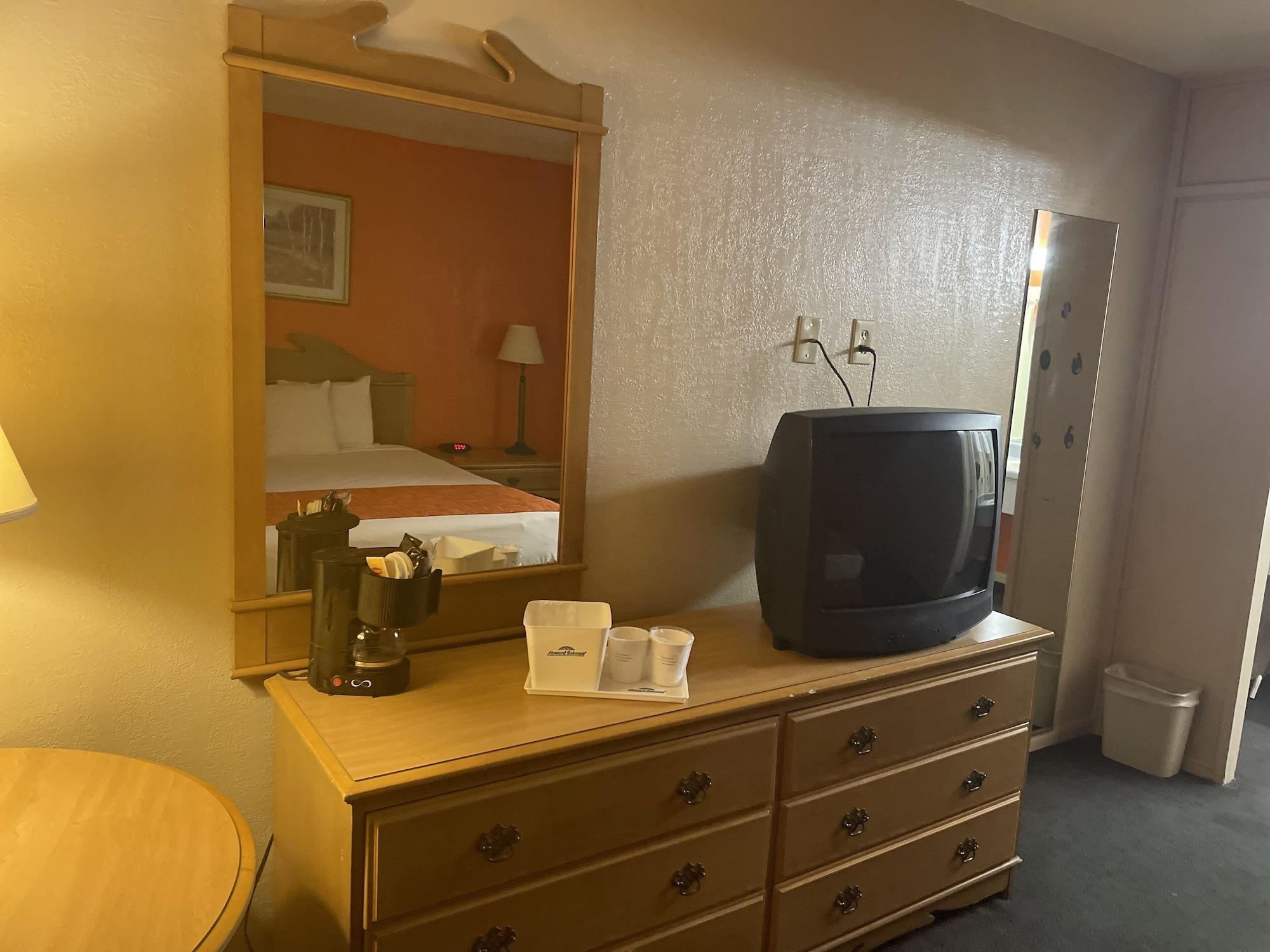 ฮาวเวิร์ด จอห์นสัน บาย วินด์แฮม เบเคอร์สฟิลด์ Hotel เบเกอร์สฟีลด์ ภายนอก รูปภาพ