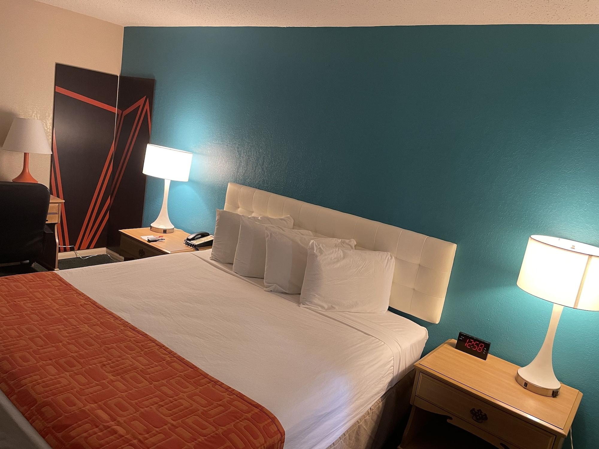 ฮาวเวิร์ด จอห์นสัน บาย วินด์แฮม เบเคอร์สฟิลด์ Hotel เบเกอร์สฟีลด์ ภายนอก รูปภาพ